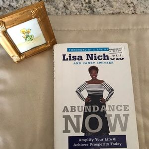 Book by Lisa Nichols